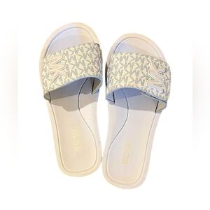 Michael Kors signature Slide Sandals Size 6 .